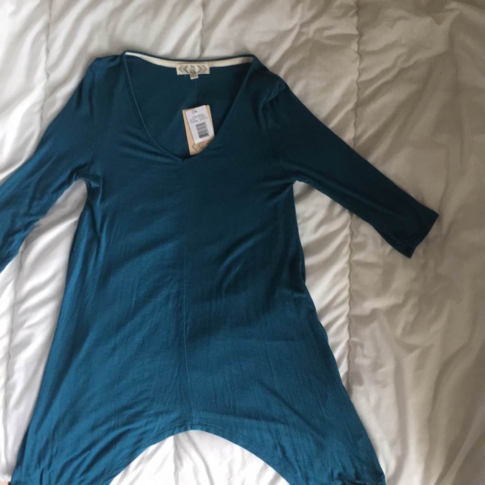 Long stretchy shirt